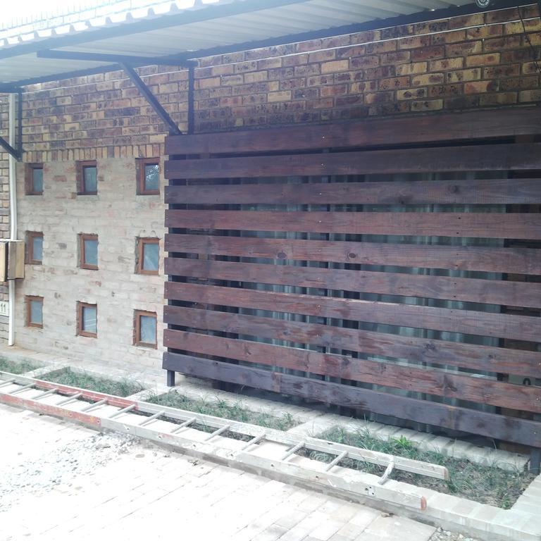 Zebrina Guest House Mbombela Exteriör bild
